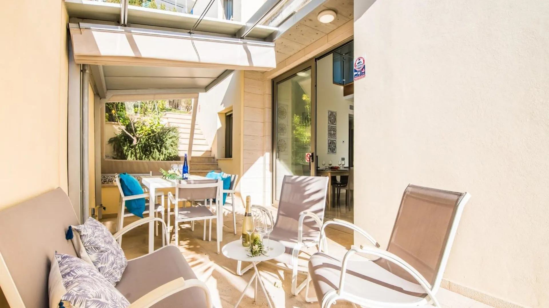 Tatil Evi Stunning Villa With Private Terrace Alcanada
