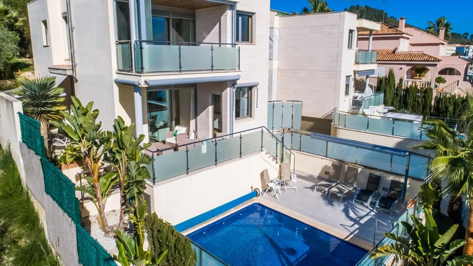 Stunning Villa With Private Terrace Alcanada Tatil Evi