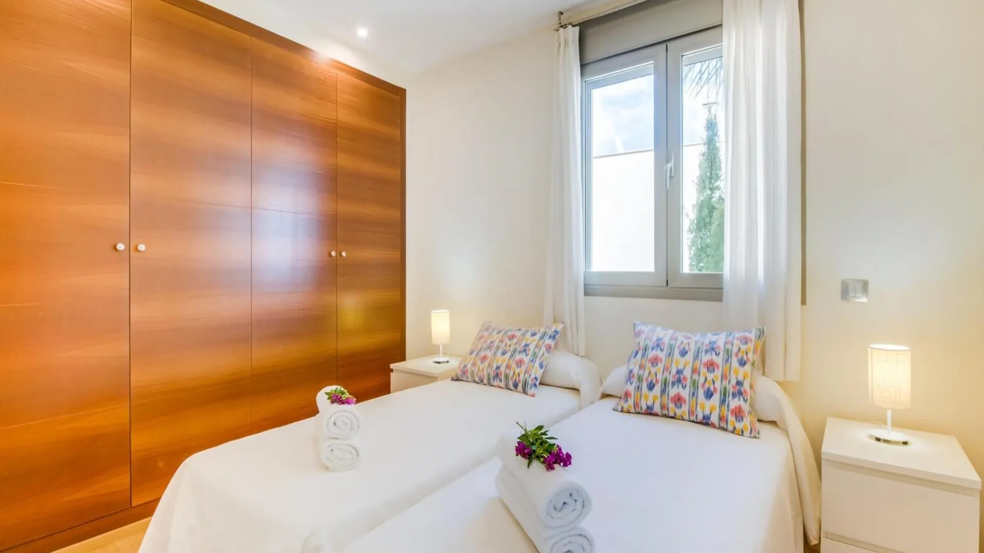 Stunning Villa With Private Terrace Alcanada